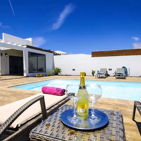 Casa Benito بيت للعطل *
