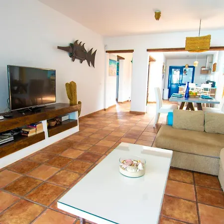 Casa Benito بيت للعطل